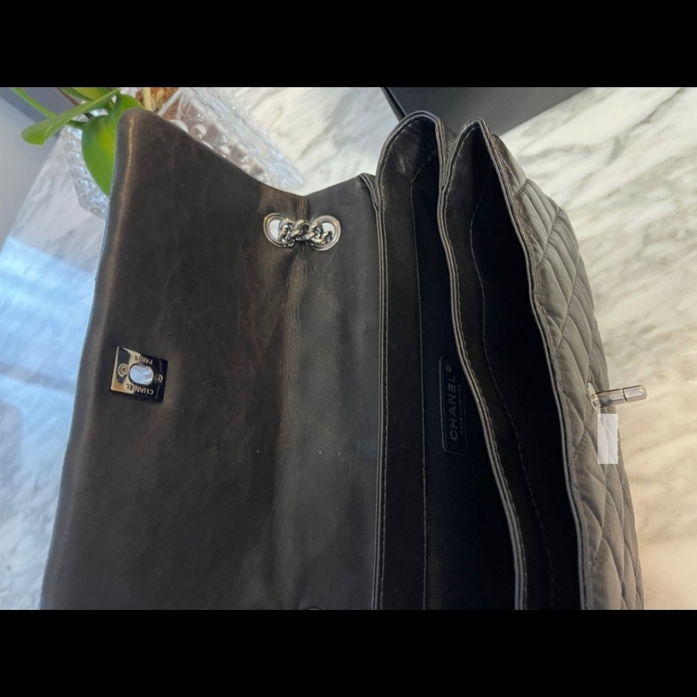 SOLD...DO NOT BUY!! Chanel Sac Rabat crossbody - Picture 4 of 9